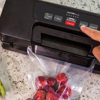 How to use a vacuum sealer?